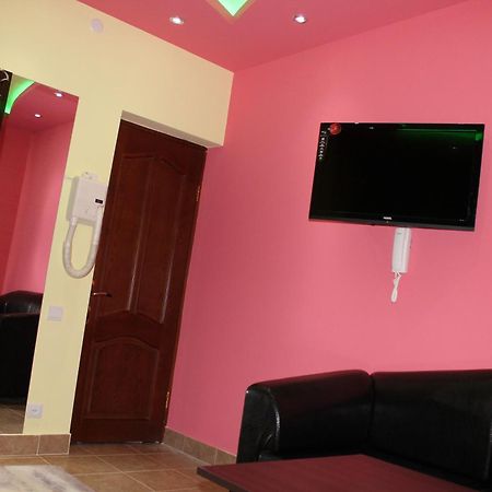 Princ Plaza Hotel Ереван Екстериор снимка