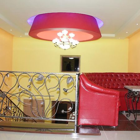 Princ Plaza Hotel Ереван Стая снимка