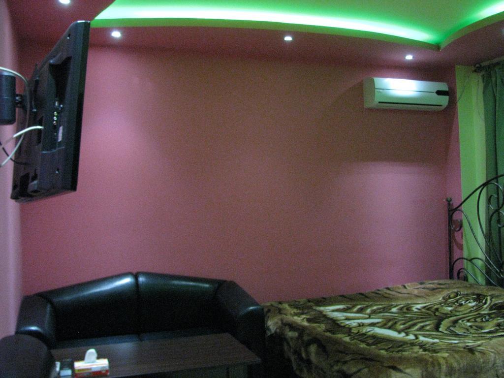 Princ Plaza Hotel Ереван Стая снимка