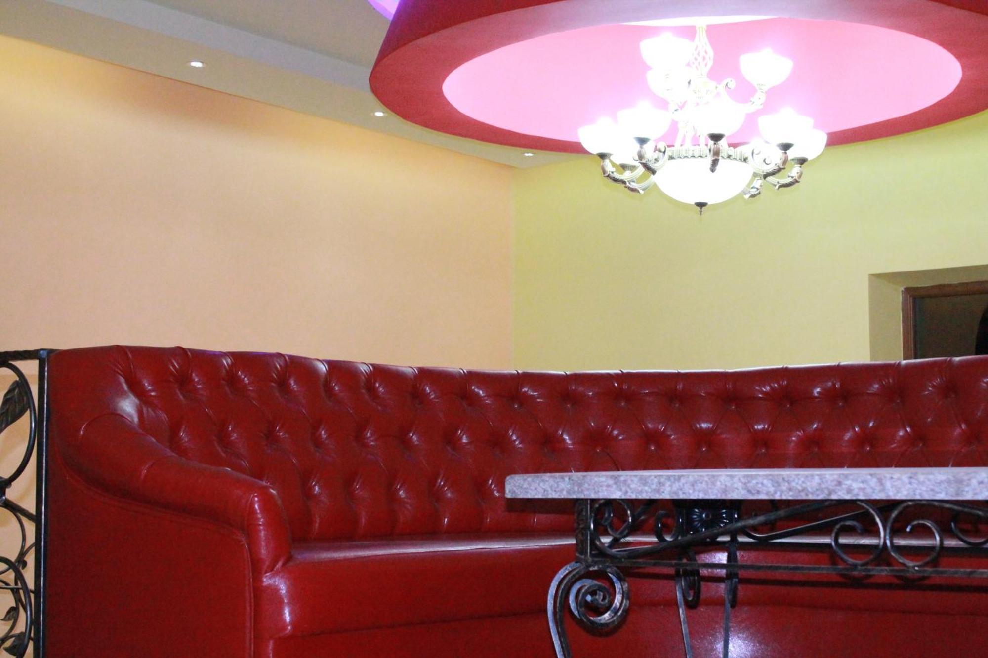 Princ Plaza Hotel Ереван Екстериор снимка