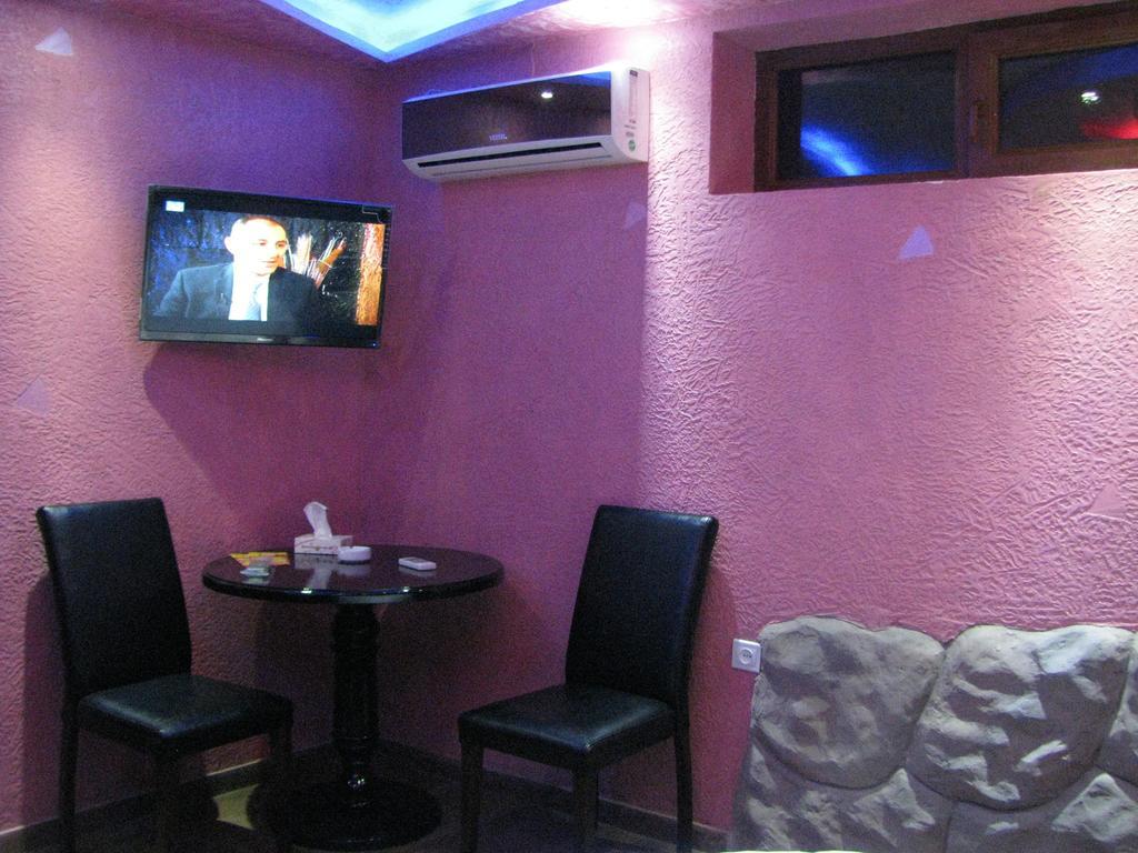 Princ Plaza Hotel Ереван Стая снимка