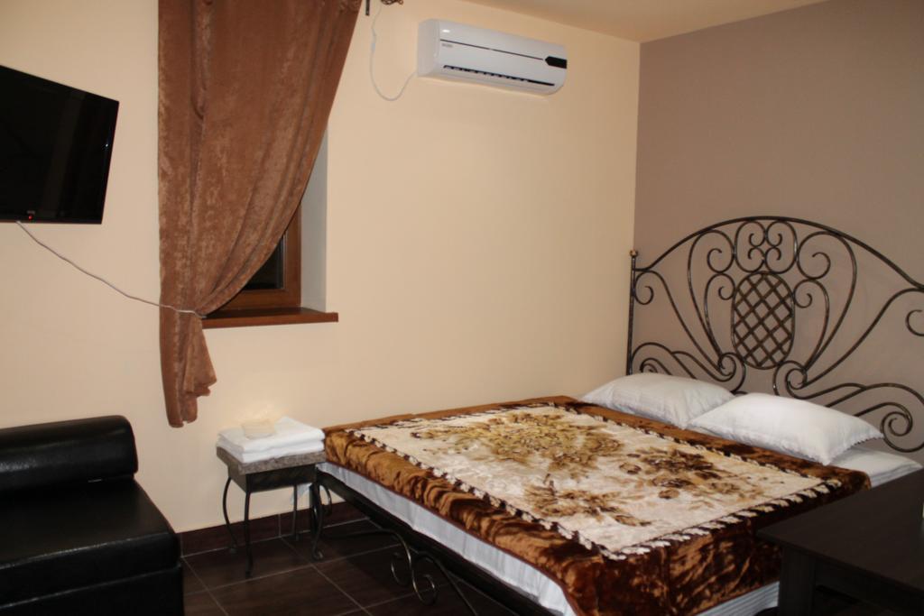 Princ Plaza Hotel Ереван Стая снимка