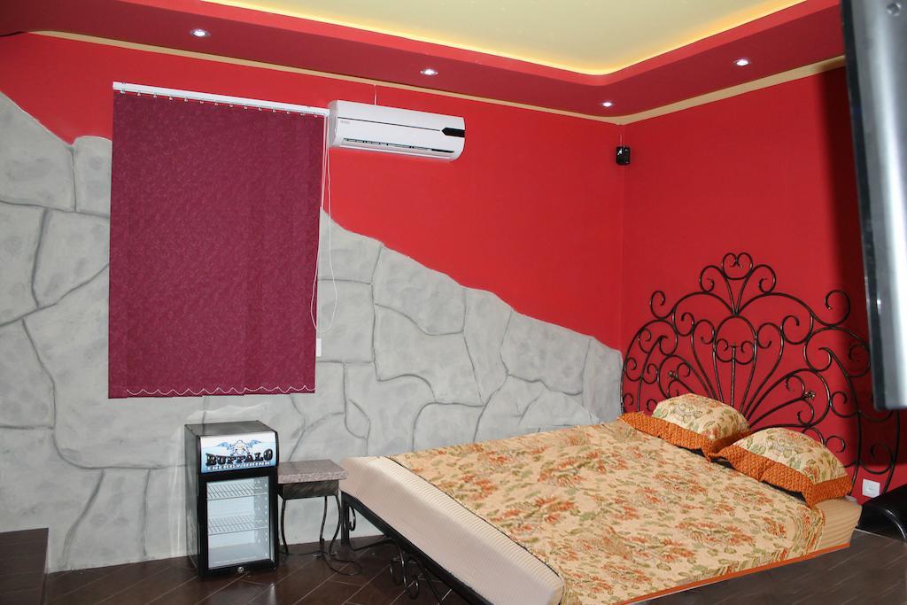 Princ Plaza Hotel Ереван Стая снимка