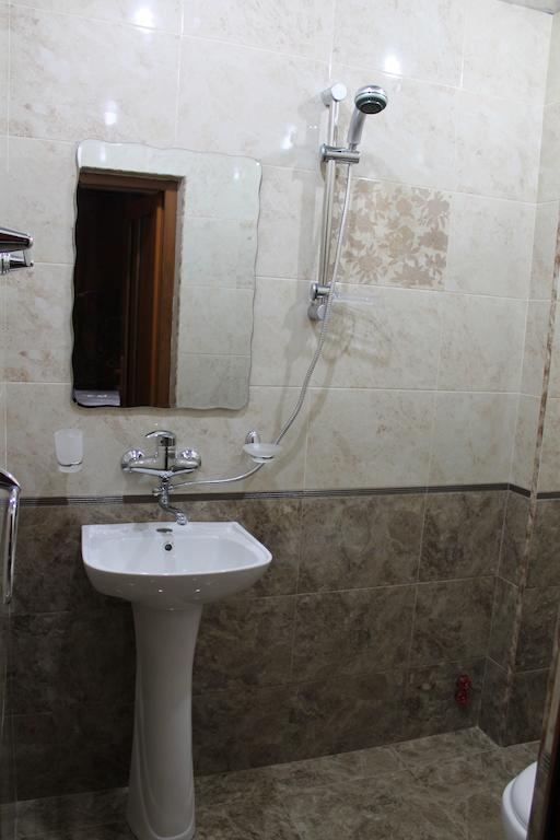 Princ Plaza Hotel Ереван Стая снимка