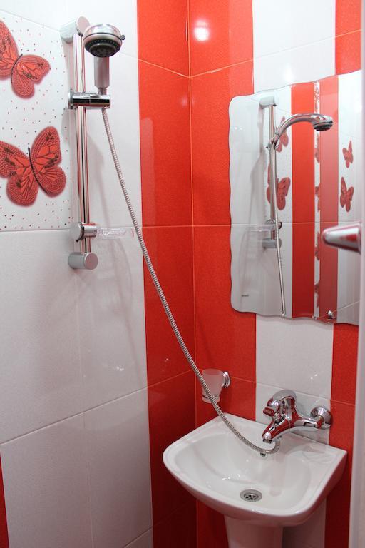 Princ Plaza Hotel Ереван Стая снимка