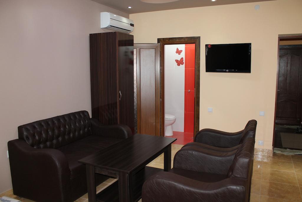 Princ Plaza Hotel Ереван Стая снимка