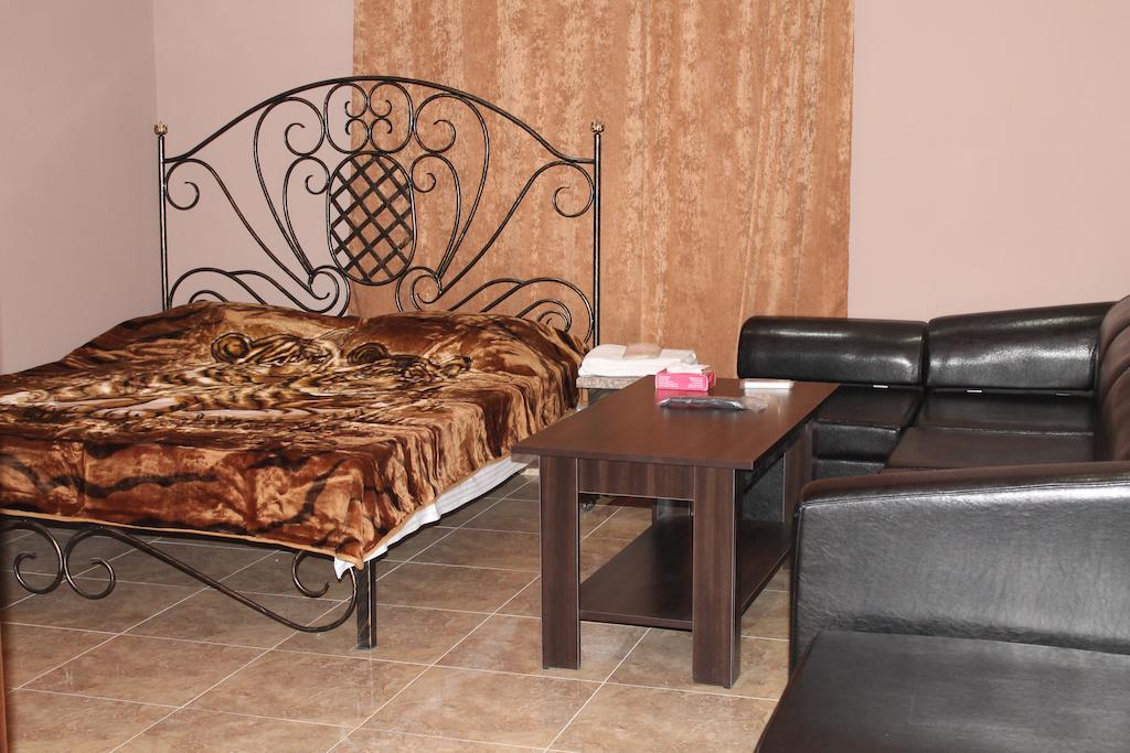 Princ Plaza Hotel Ереван Стая снимка